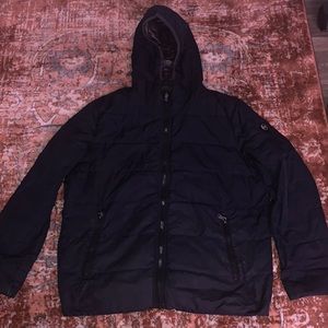 Lightweight Michael Kors puffer jacket in black. Size XL